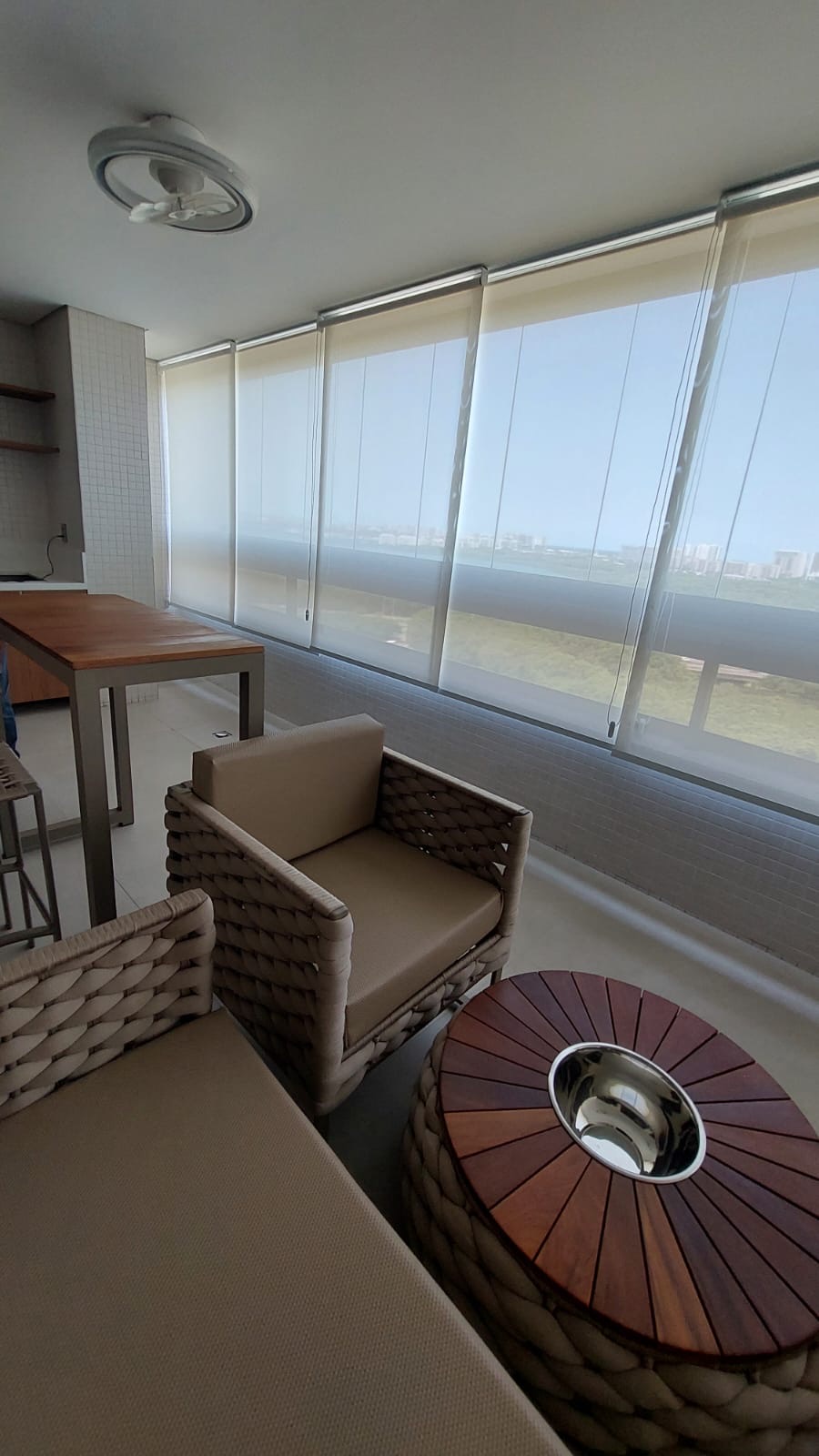 Persiana Rolô Screen para Espaço Lounge